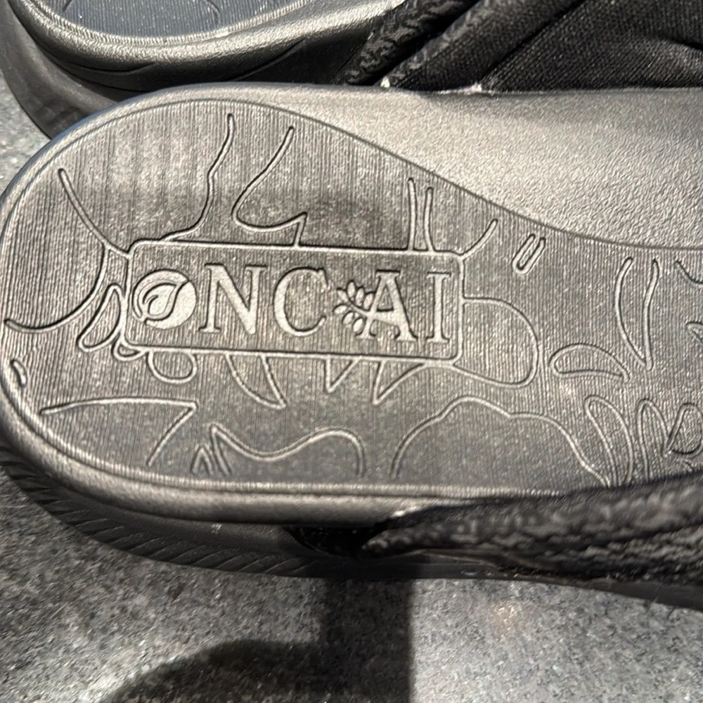 NWOT NCAI orthopedic flip flops, size 11 - Picture 2 of 5